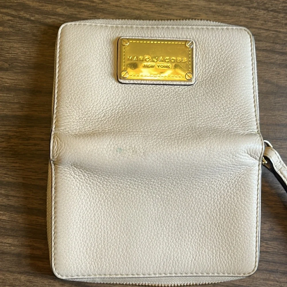 Marc Jacobs New York Pale Pink Leather Pebbled Wristlet Wallet